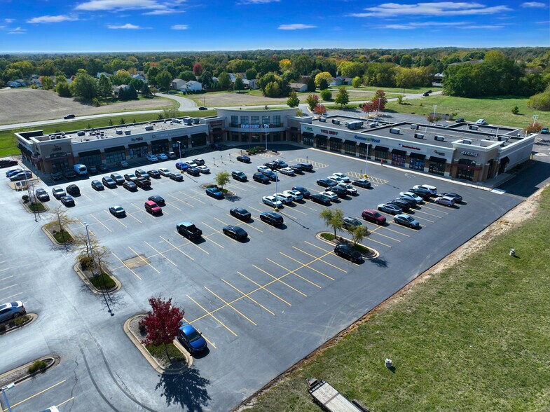 713-751 S Perryville Rd, Rockford, IL for lease - Building Photo - Image 2 of 9