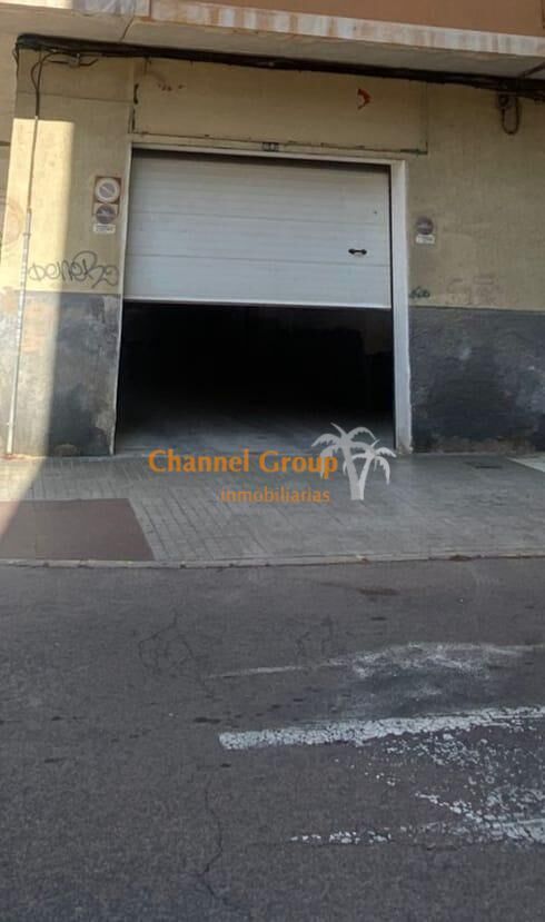 Retail in Quinto for lease Building Photo- Image 1 of 7