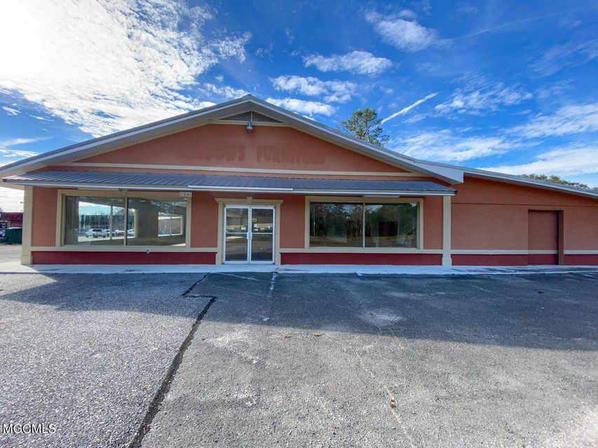 7841 Highway 613, Escatawpa, MS 39552