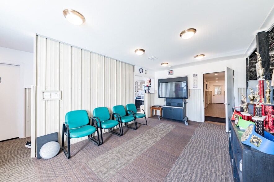 300 Technology Way, Fort Ashby, WV 26719 11,000 SF Industrial/MixedUse Building