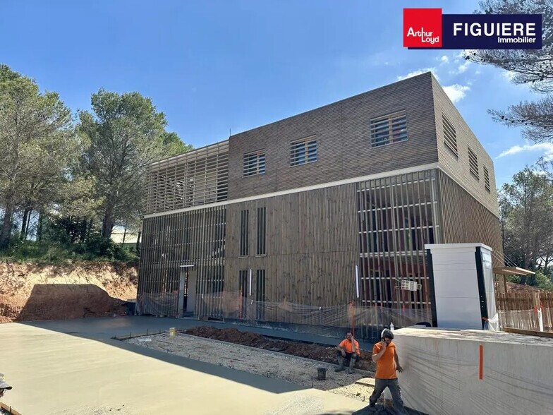 Office in Gardanne for lease - Building Photo - Image 2 of 11