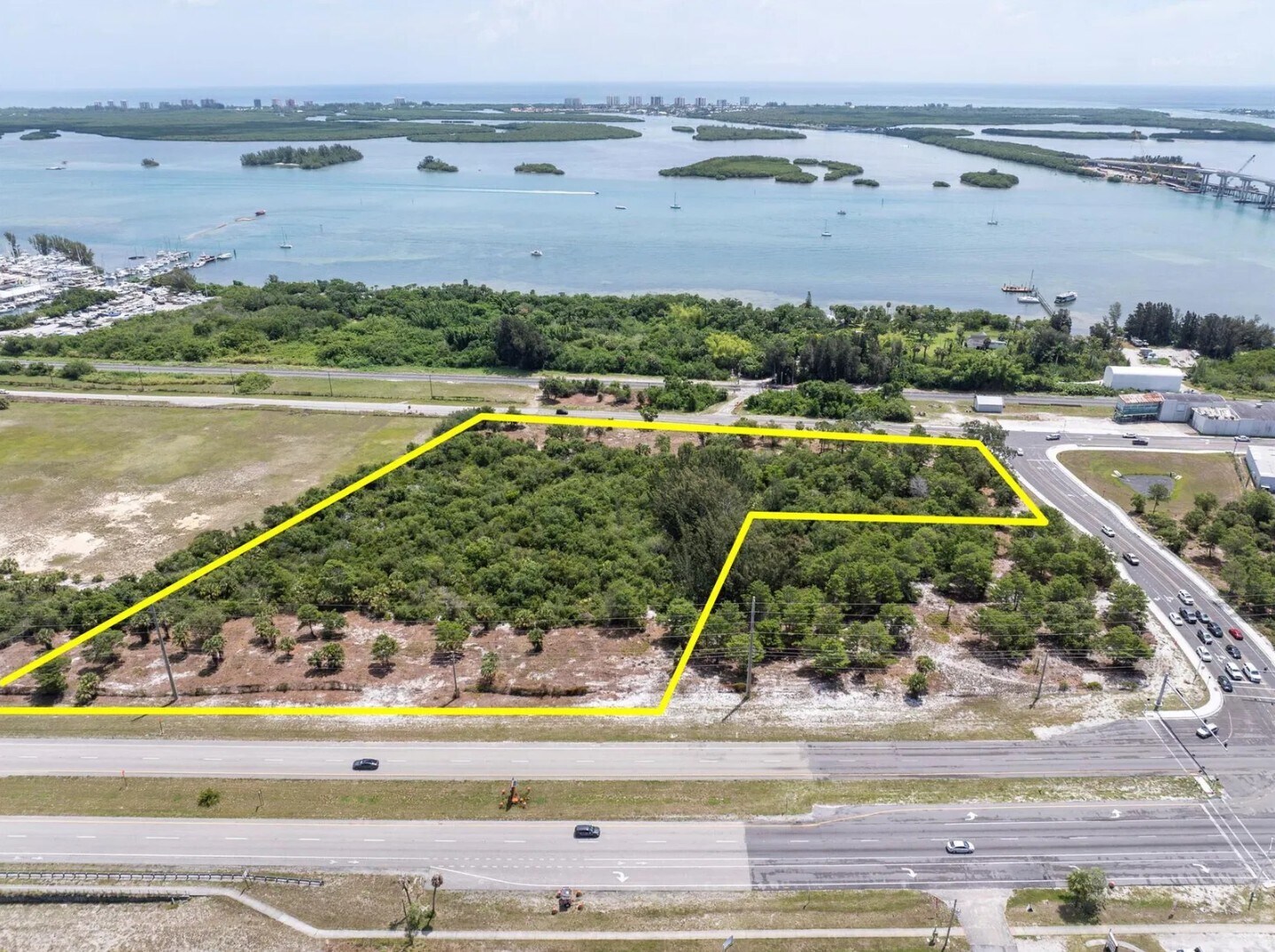 2300 N US Hwy 1, Fort Pierce, FL for sale Primary Photo- Image 1 of 2