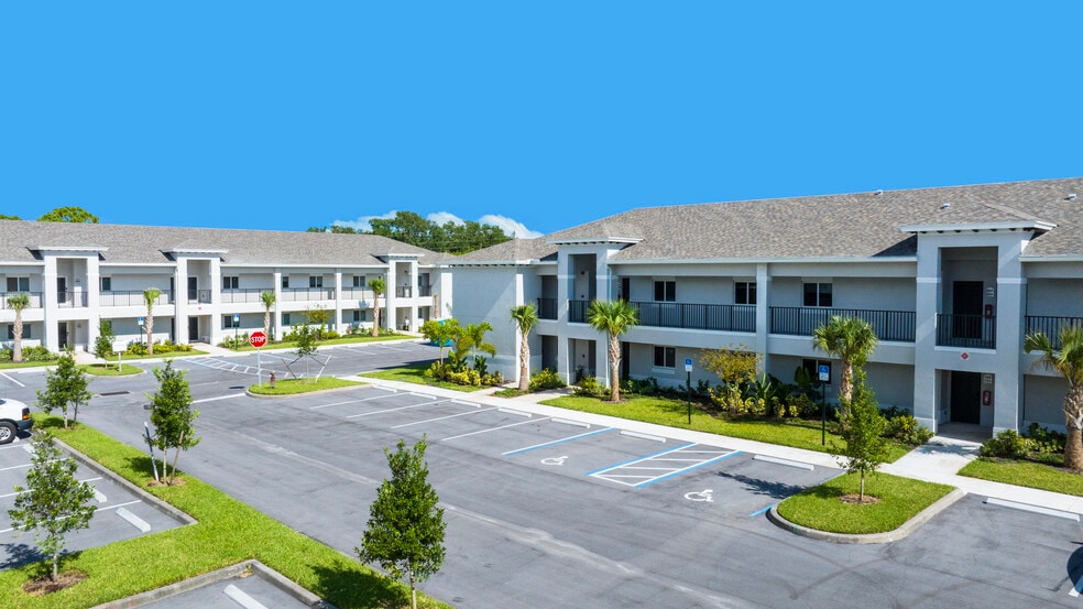 1800 Nebraska Ave, Fort Pierce, FL for sale - Building Photo - Image 3 of 7