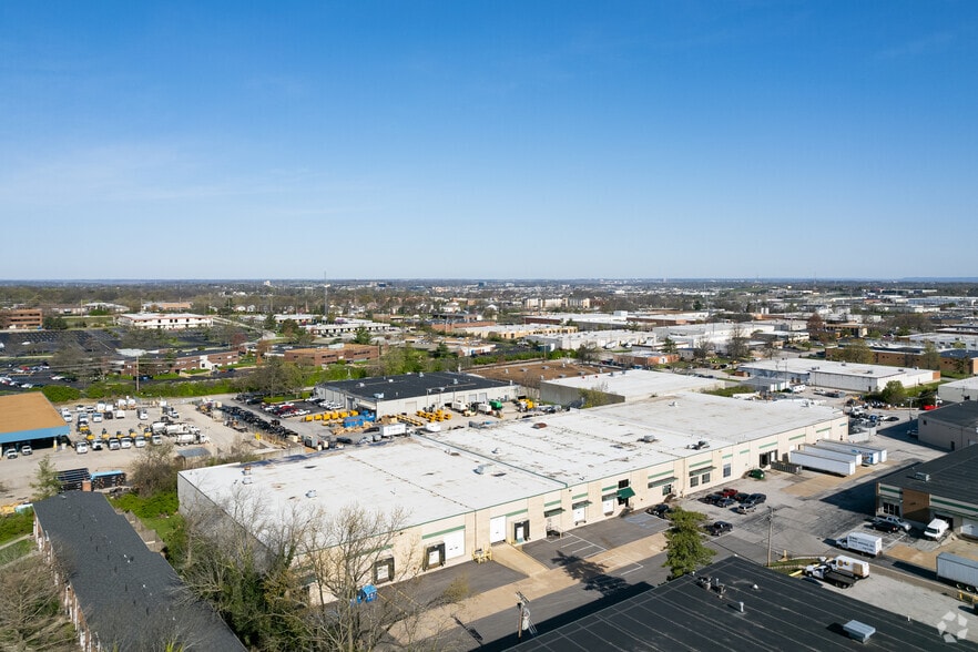 1085-1107 N Warson Rd, Saint Louis, MO for lease - Aerial - Image 3 of 5