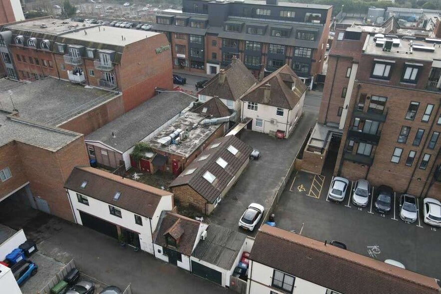 13-19 Station Rd, Gerrards Cross for sale - Building Photo - Image 3 of 4