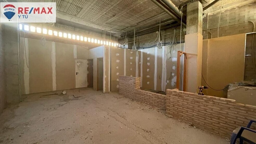 Office in Zaragoza, Zaragoza for lease - Building Photo - Image 1 of 6