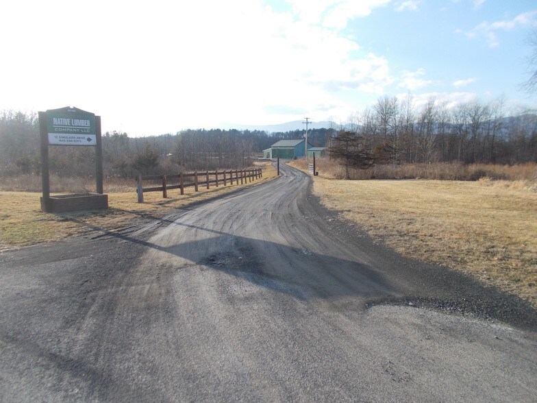 12 Simulaids Dr, Saugerties, NY for sale - Building Photo - Image 1 of 1