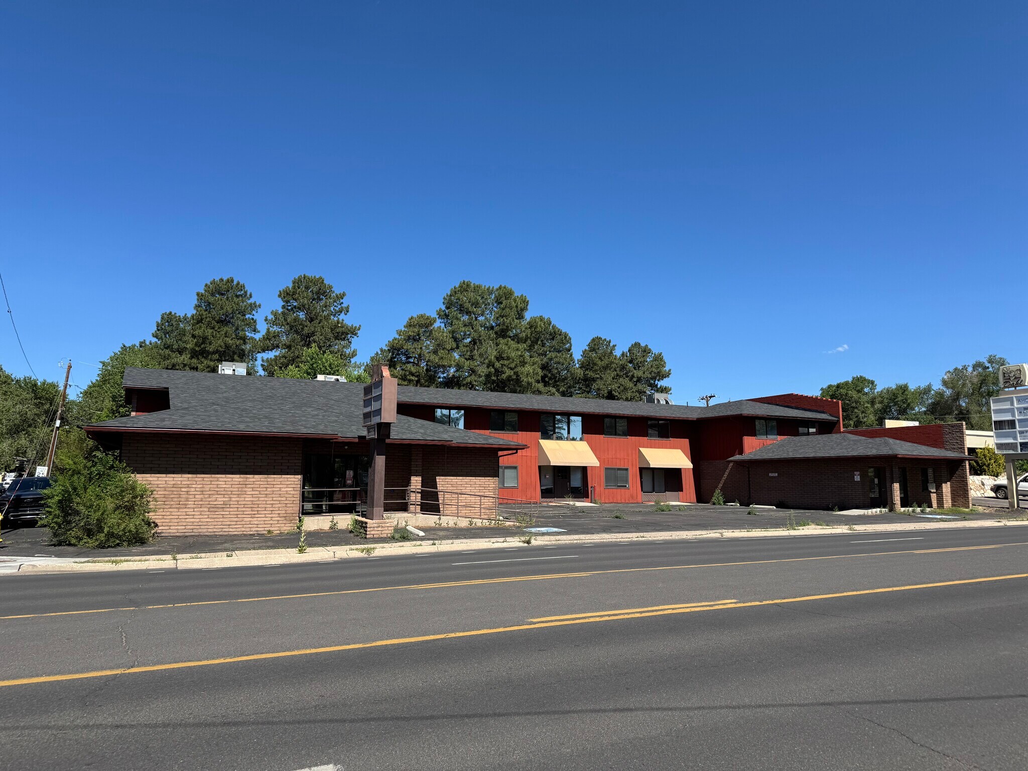 2705 N 4th St, Flagstaff, AZ for sale Building Photo- Image 1 of 57