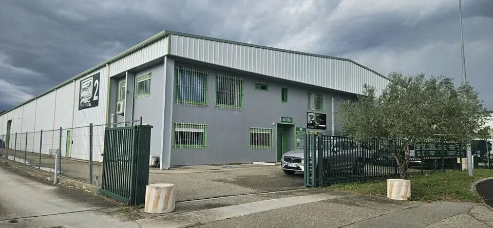 Industrial in Monteux for lease - Building Photo - Image 2 of 12