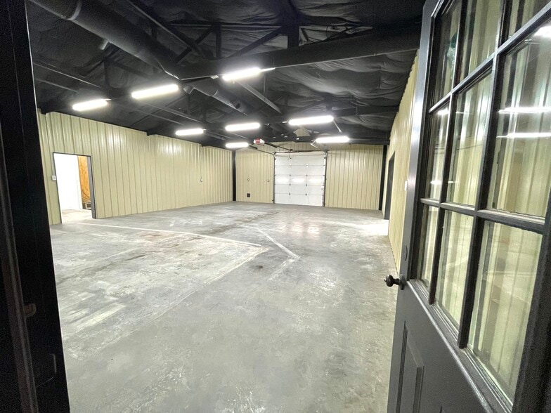 341 Darnell Mealer Rd, Lewisburg, TN for lease - Building Photo - Image 3 of 7