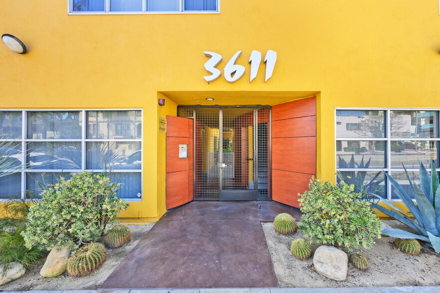 3611 Motor Ave, Los Angeles, CA for sale - Building Photo - Image 2 of 29