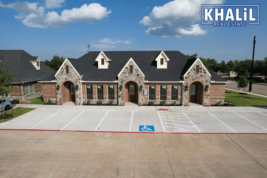 305 Regency Pky, Mansfield, TX for lease - Building Photo - Image 2 of 13