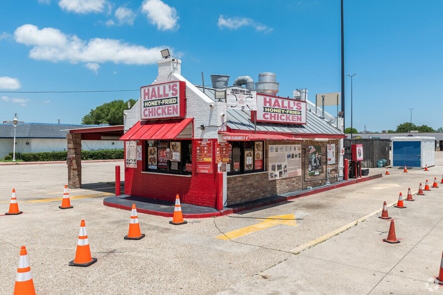 Camp Wisdom Portfolio Sale portfolio of 2 properties for sale on LoopNet.com - Building Photo - Image 3 of 16