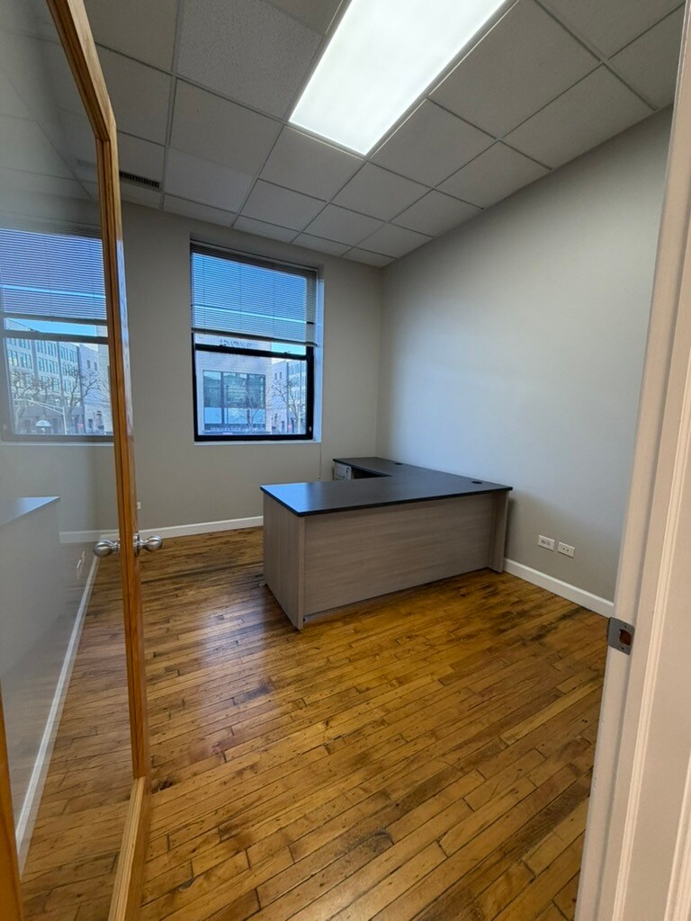 1512 N Fremont St, Chicago, IL for lease Interior Photo- Image 1 of 8