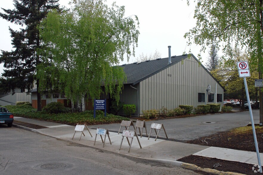 125 NE 102nd Ave, Portland, OR for sale - Building Photo - Image 1 of 2