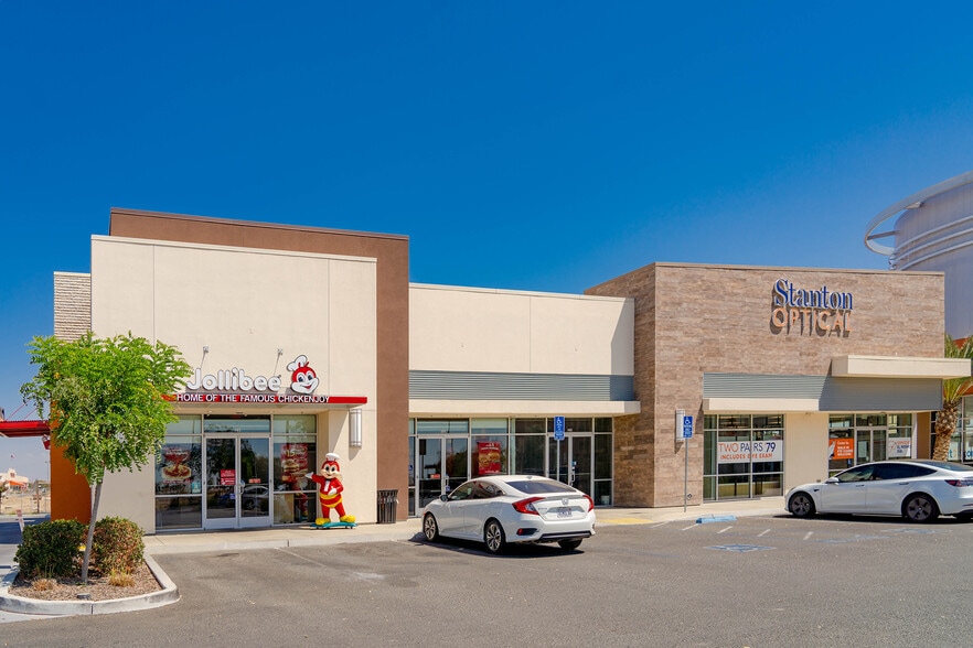 401 Woollomes Ave, Delano, CA for lease - Building Photo - Image 1 of 8