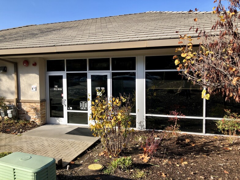 588 N Sunrise Ave, Roseville, CA for lease - Building Photo - Image 2 of 7