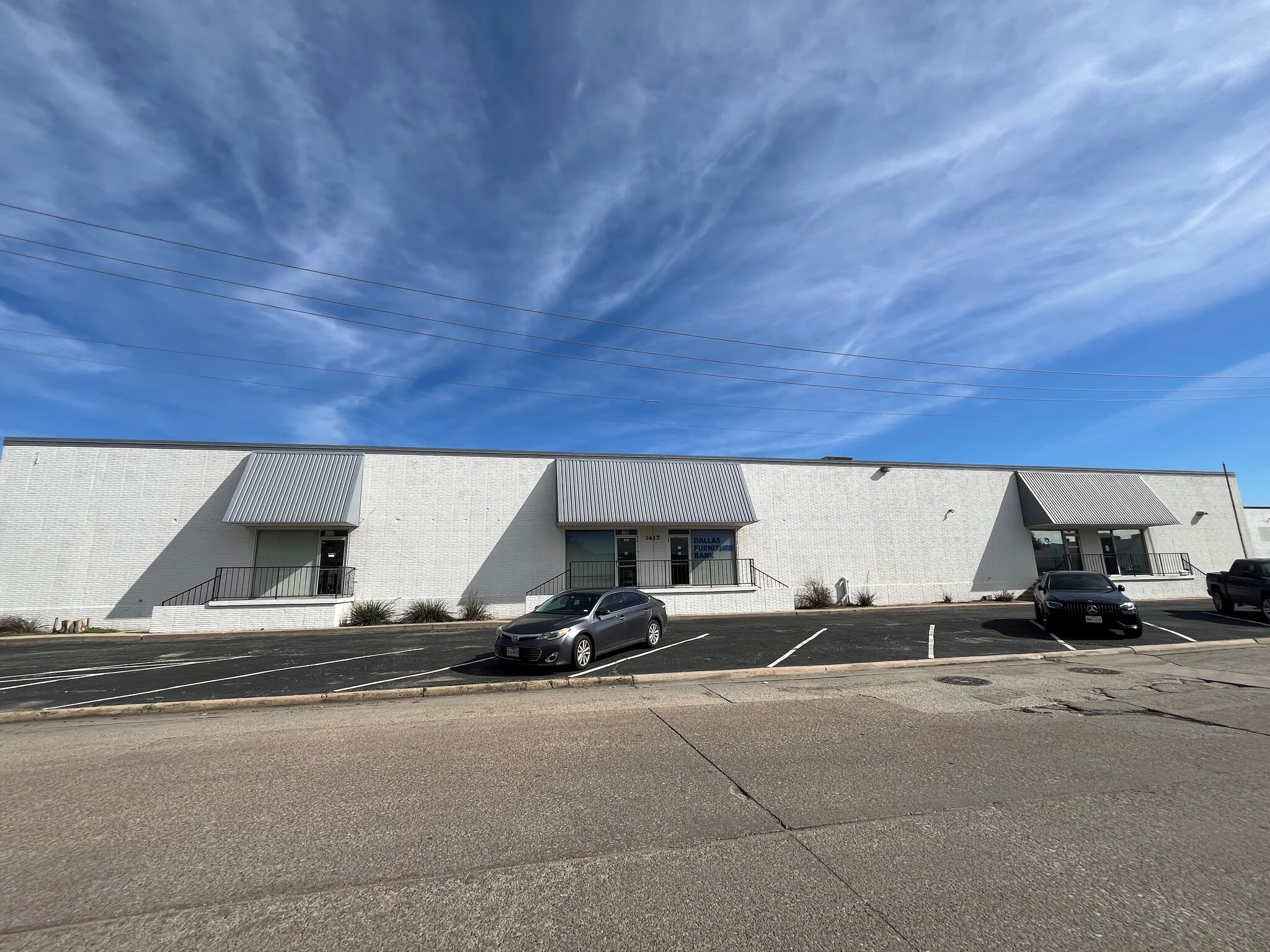 1417 Upfield Dr, Carrollton, TX for lease Building Photo- Image 1 of 3