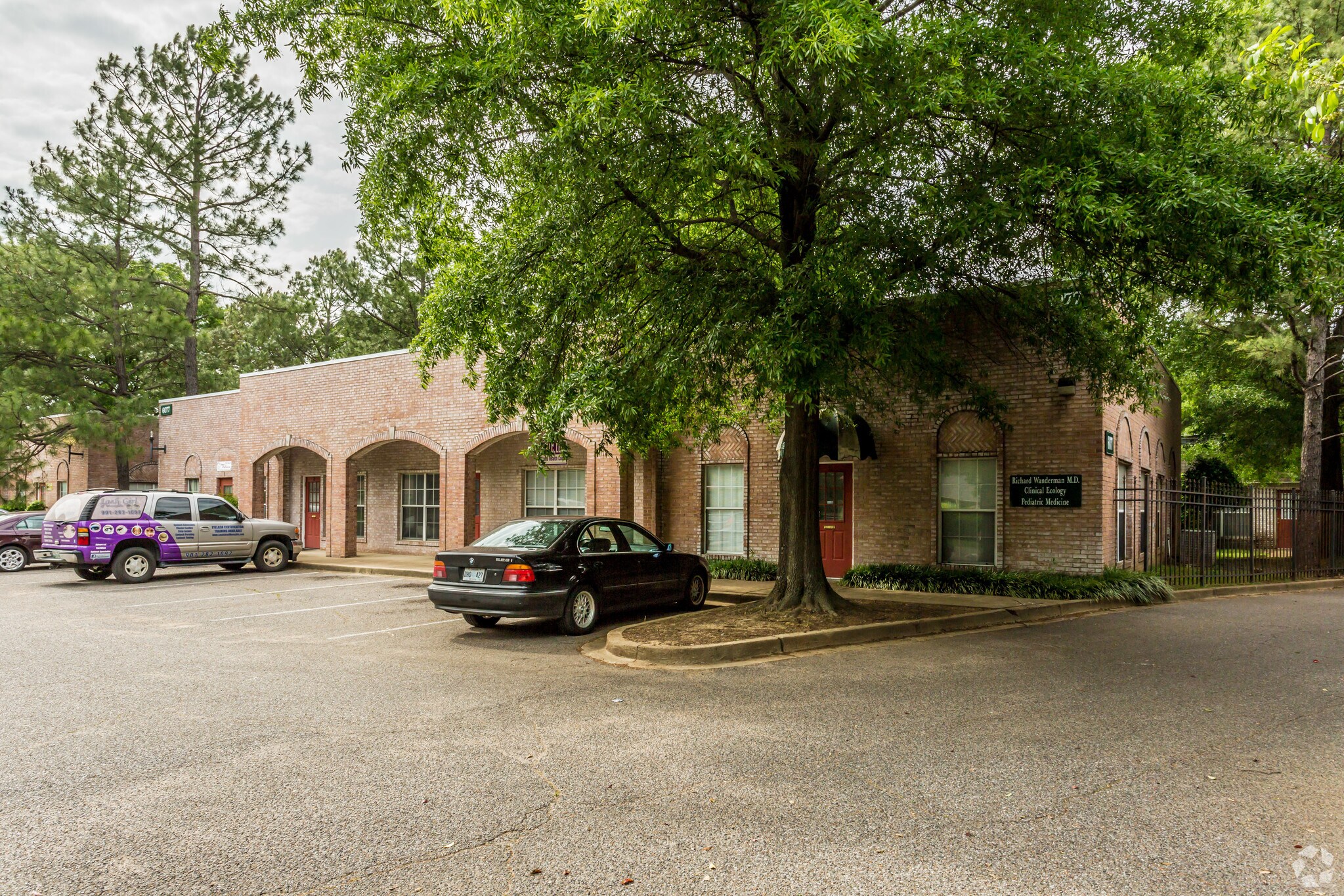 6077 Apple Tree Dr, Memphis, TN for sale Primary Photo- Image 1 of 1