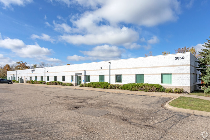 3650 Chestnut St N, Chaska, MN for sale - Building Photo - Image 1 of 1