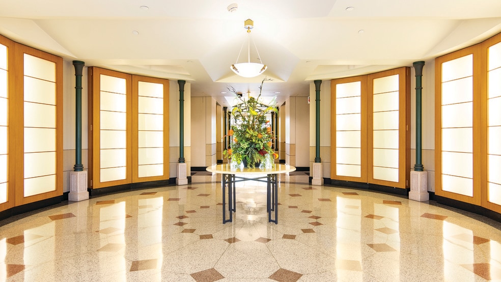 1333 Burr Ridge Pky, Burr Ridge, IL for lease - Interior Photo - Image 2 of 14