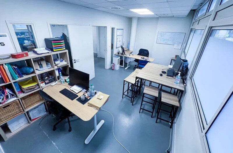 Office in Clichy for lease - Interior Photo - Image 3 of 8