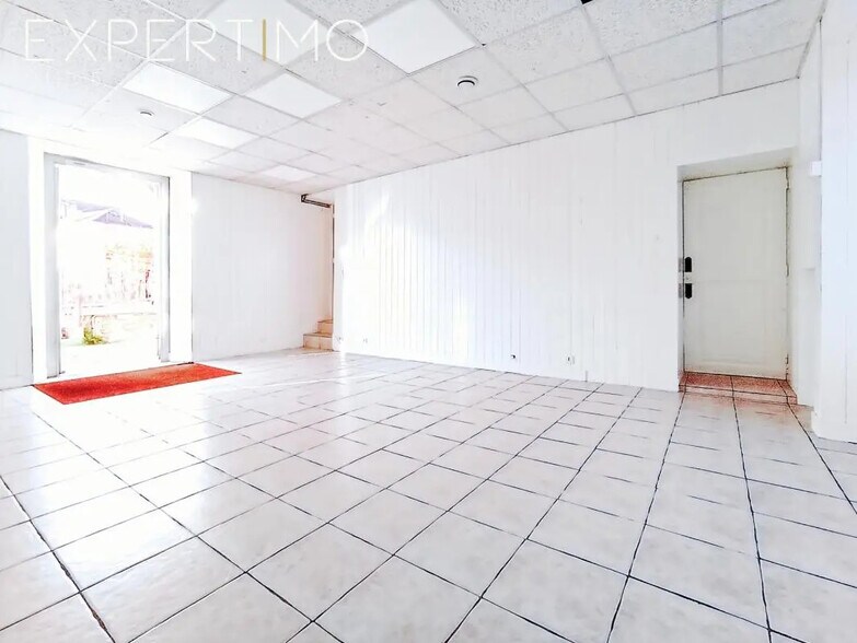Flex in Longjumeau for lease - Interior Photo - Image 3 of 7