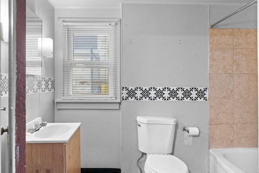 301 Squires Ave, Endicott, NY for sale - Building Photo - Image 3 of 18