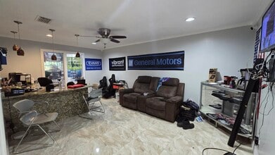 10780 47th St N, Clearwater, FL for lease Building Photo- Image 2 of 6