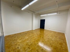 325 W 38th St, New York, NY for lease Interior Photo- Image 1 of 3