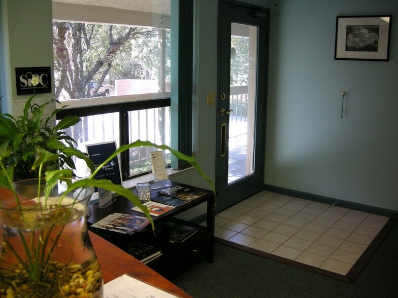 11879 Kemper Rd, Auburn, CA for lease - Interior Photo - Image 2 of 8