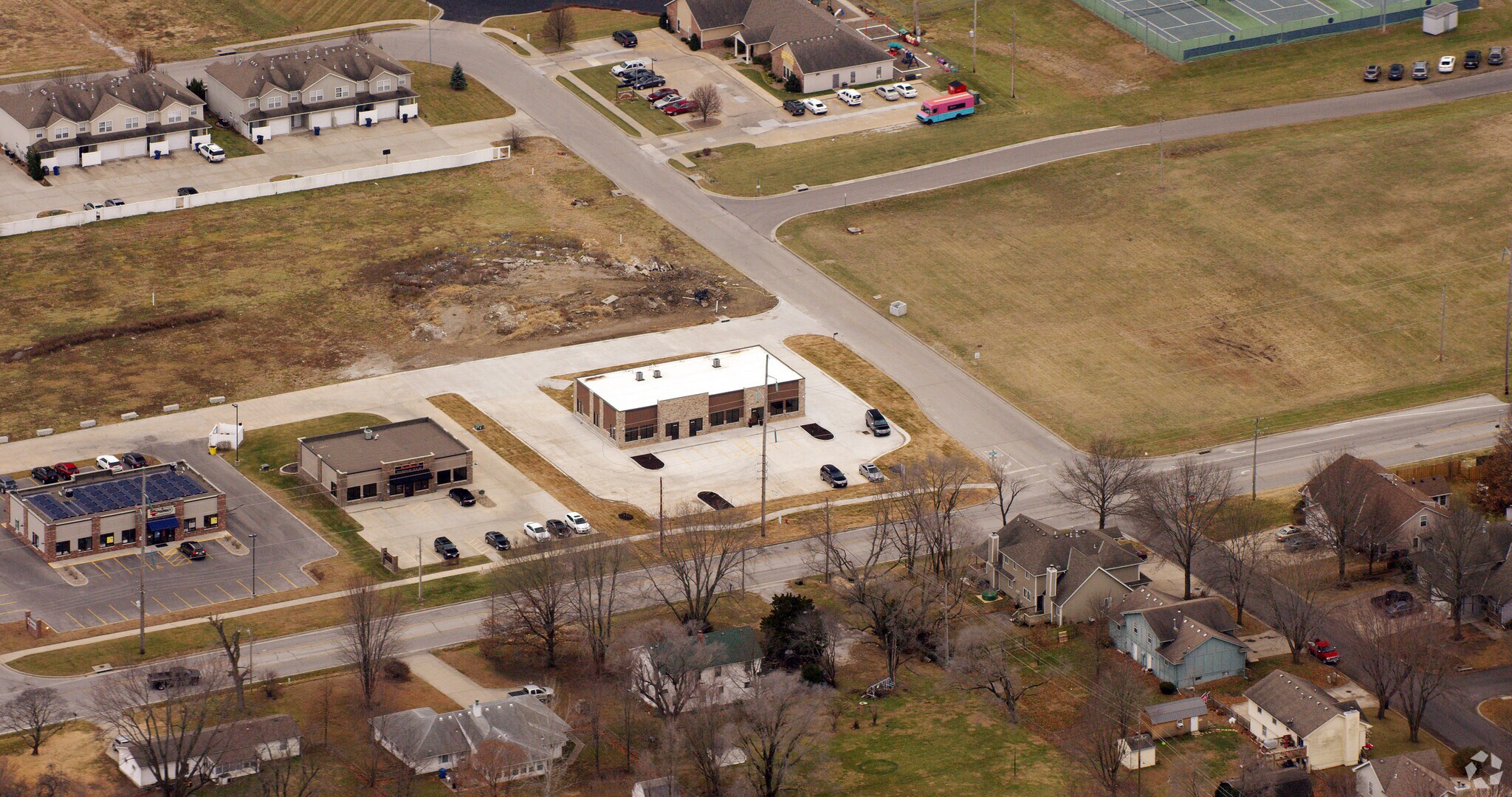 451 NW Eagles Pky, Grain Valley, MO 64029 OfficeRetail for Lease