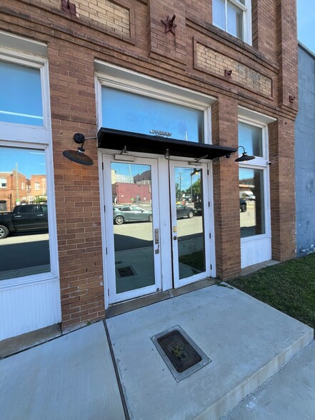 225 Bryan Ave, Fort Worth, TX for lease - Building Photo - Image 2 of 6