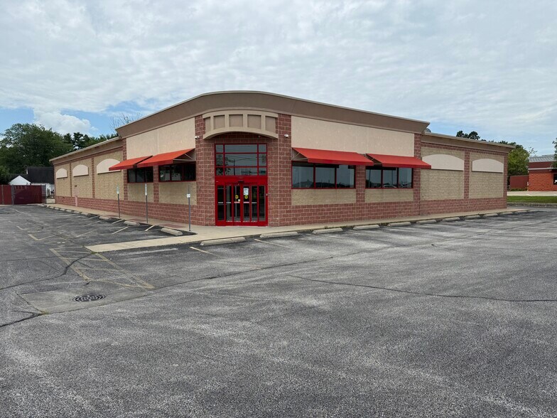 1301 N State Rd, Flora, IL for lease - Building Photo - Image 1 of 3