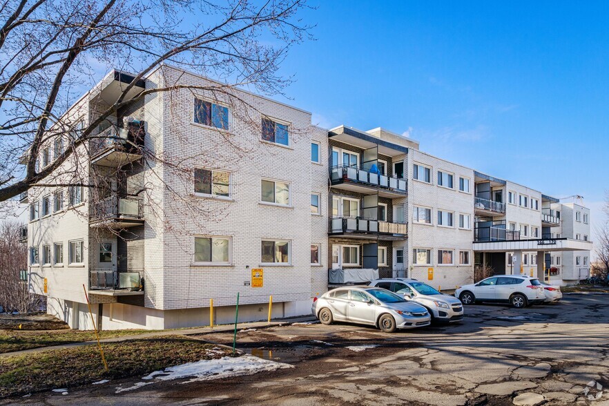 166-170 Av Strathyre, Lasalle, QC for sale - Primary Photo - Image 1 of 4