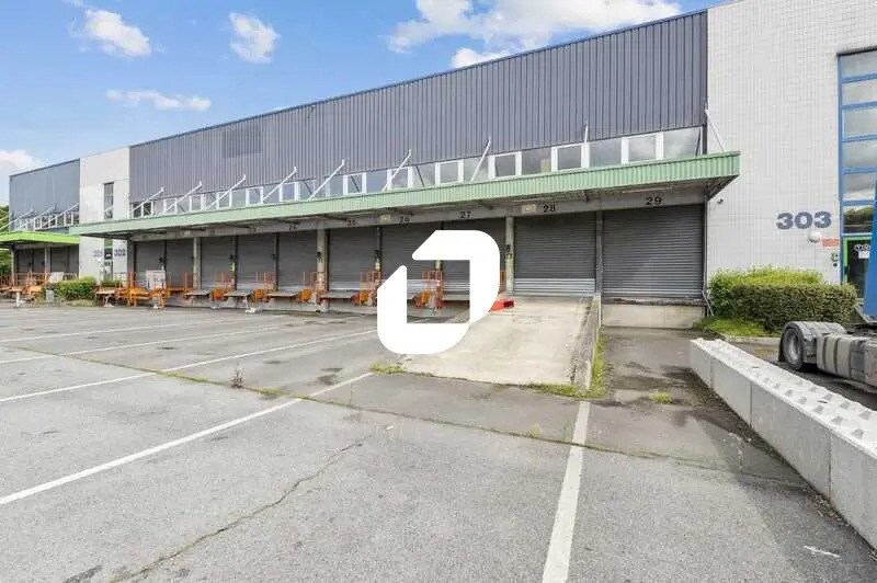 Industrial in SAINT-OUEN-L'AUMONE for lease - Building Photo - Image 1 of 30