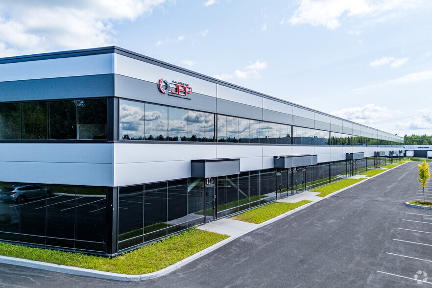 188 Rue Armand-Majeau S, St-Roch-de-L'achigan, QC for sale - Primary Photo - Image 1 of 3