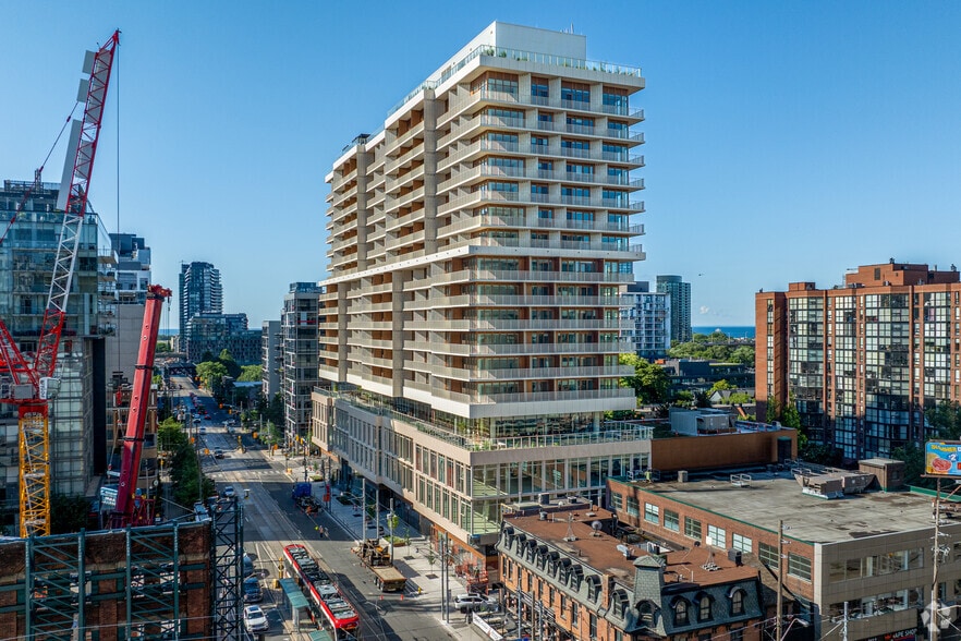 88 Bathurst St, Toronto, ON for lease - Building Photo - Image 2 of 31