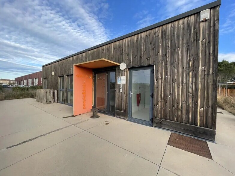 Industrial in Vendargues for lease - Building Photo - Image 2 of 8