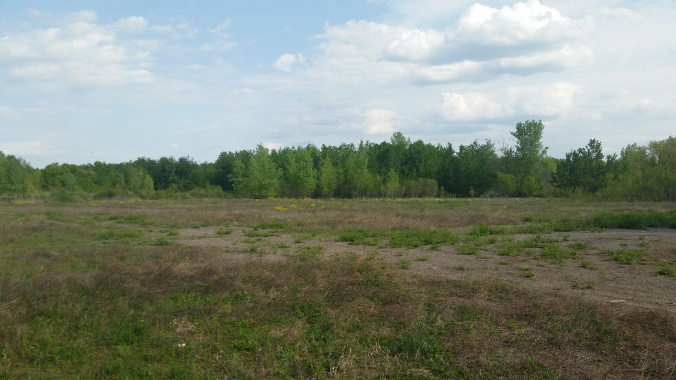 16673 Forest Blvd, Hugo, MN for sale - Building Photo - Image 3 of 6