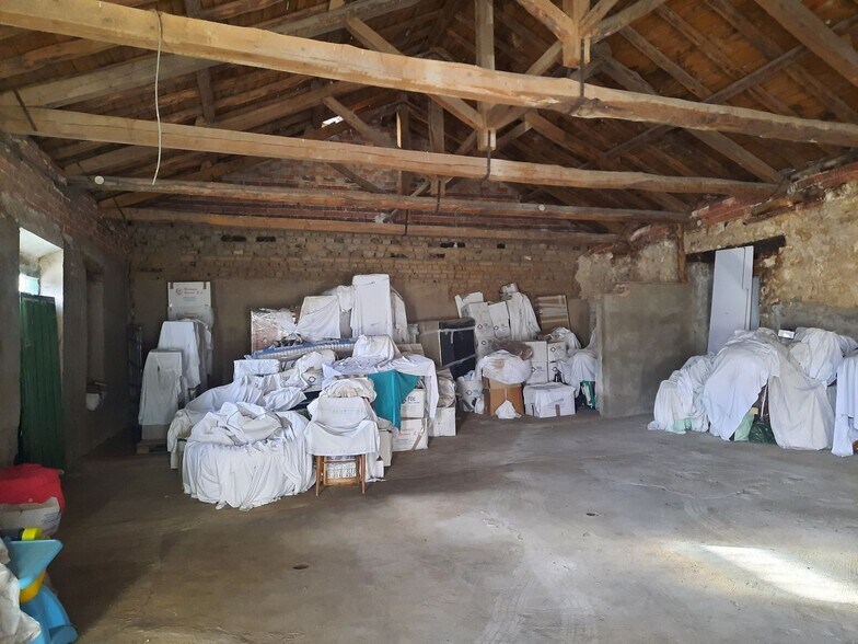 Industrial in Bercial for sale - Interior Photo - Image 3 of 6