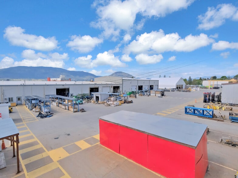 575 Page Av, Penticton, BC for sale - Building Photo - Image 2 of 15