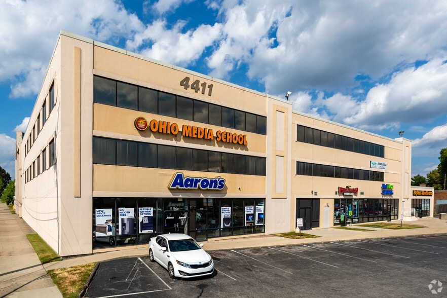 44054411 Montgomery Rd, Norwood, OH 45212 4411 Building