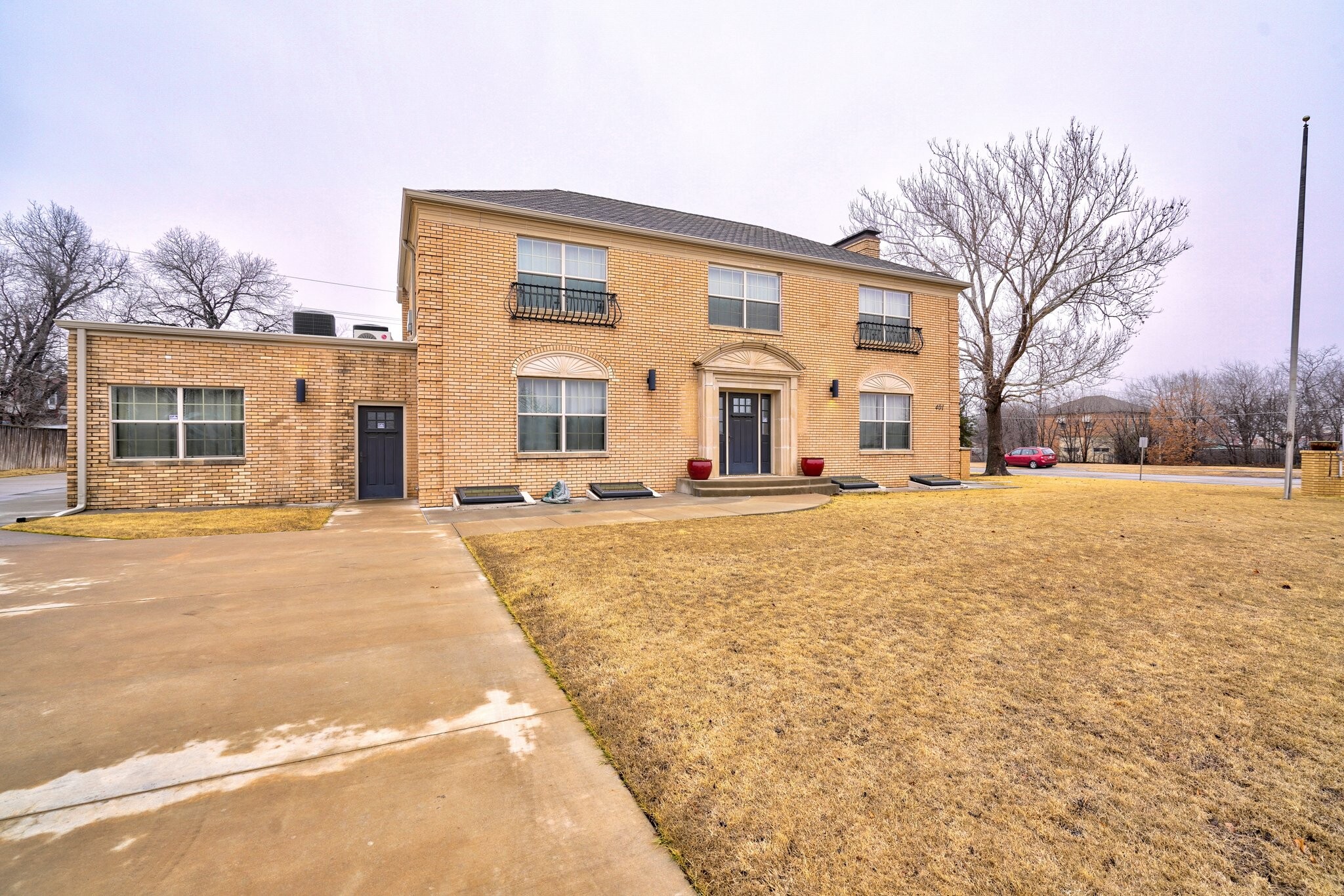 401 W Gore Blvd, Lawton, OK 73501 - Office for Sale | LoopNet