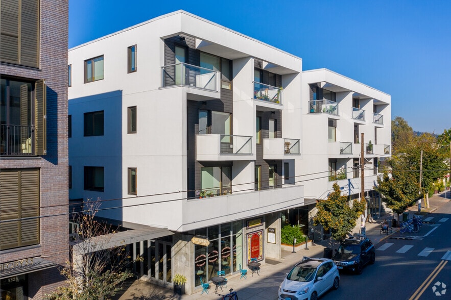 3330 SE Division St, Portland, OR for lease - Building Photo - Image 3 of 9