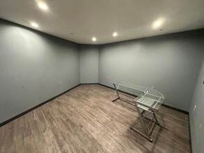 112-118 Jones St, Fuquay Varina, NC for lease Interior Photo- Image 2 of 14