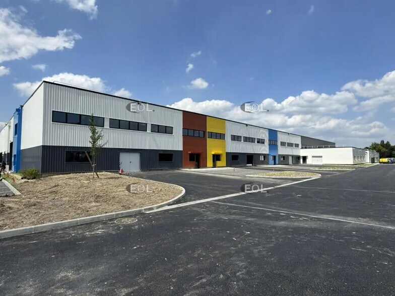 4 Avenue Emile Basly, Le Grand-Quevilly for lease - Building Photo - Image 2 of 10