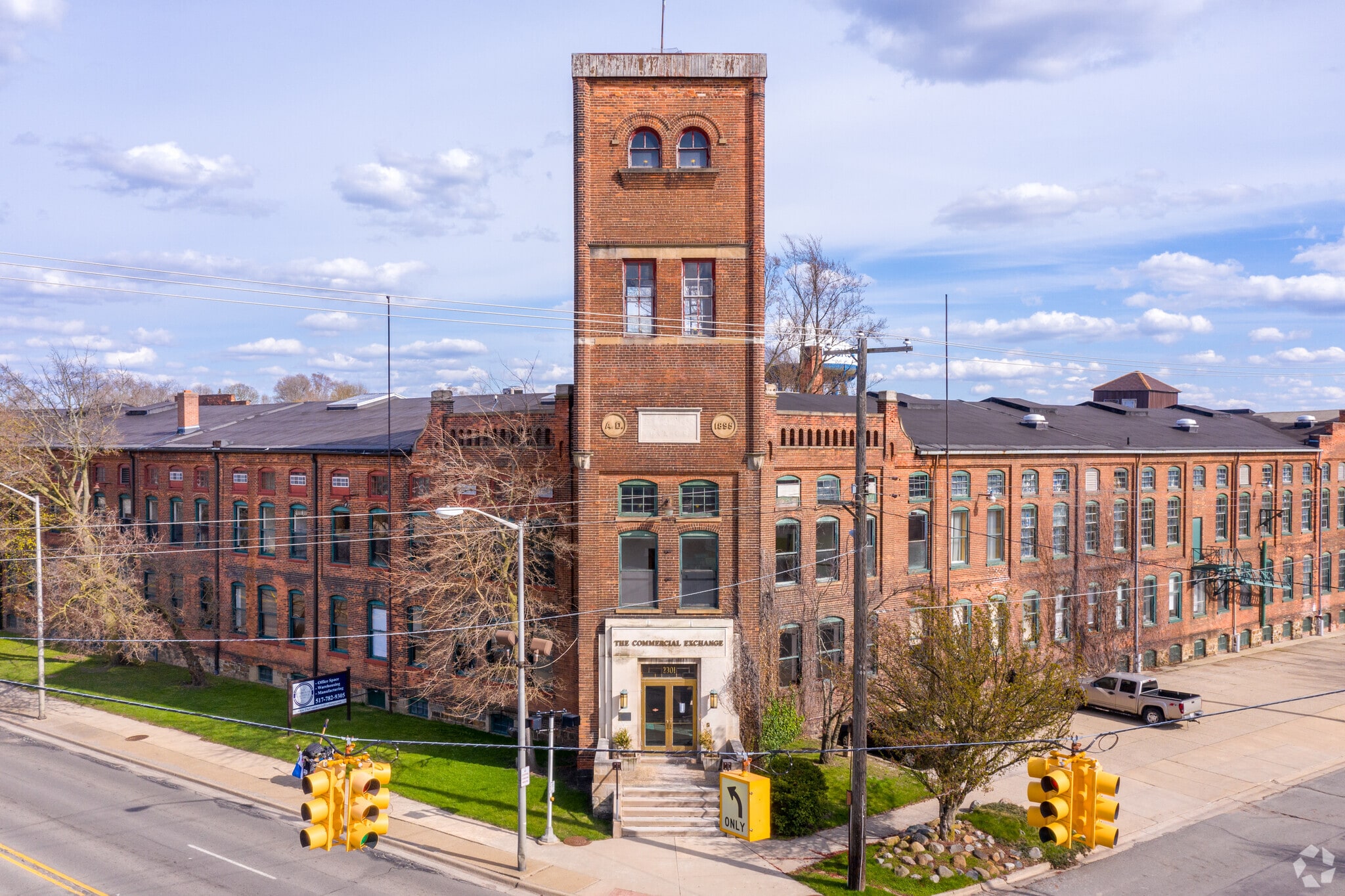 2301 E Michigan Ave, Jackson, MI 49202 Commercial Exchange