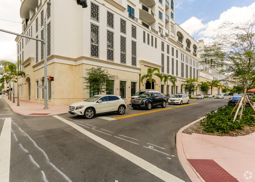 255 Giralda Ave, Coral Gables, FL for lease - Building Photo - Image 2 of 27