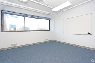 5901 Christie Ave, Emeryville, CA for lease Interior Photo- Image 2 of 4